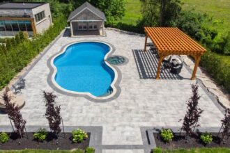 pool builders in Toronto